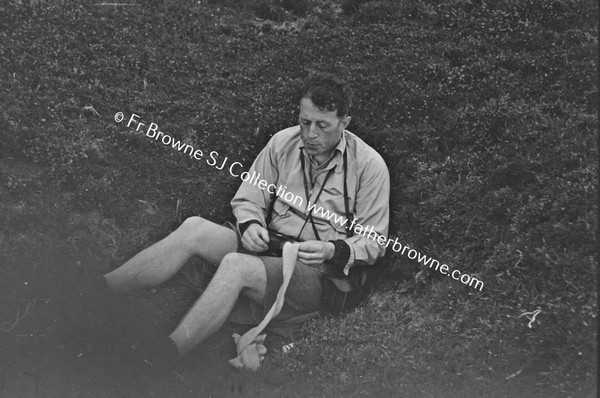 ACHILL HEAD HAVING A PICNIC